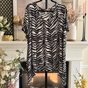 Plus Size 3X Zebra Print Tunic Top Stretchy Black White Asymmetric Scoop Neck